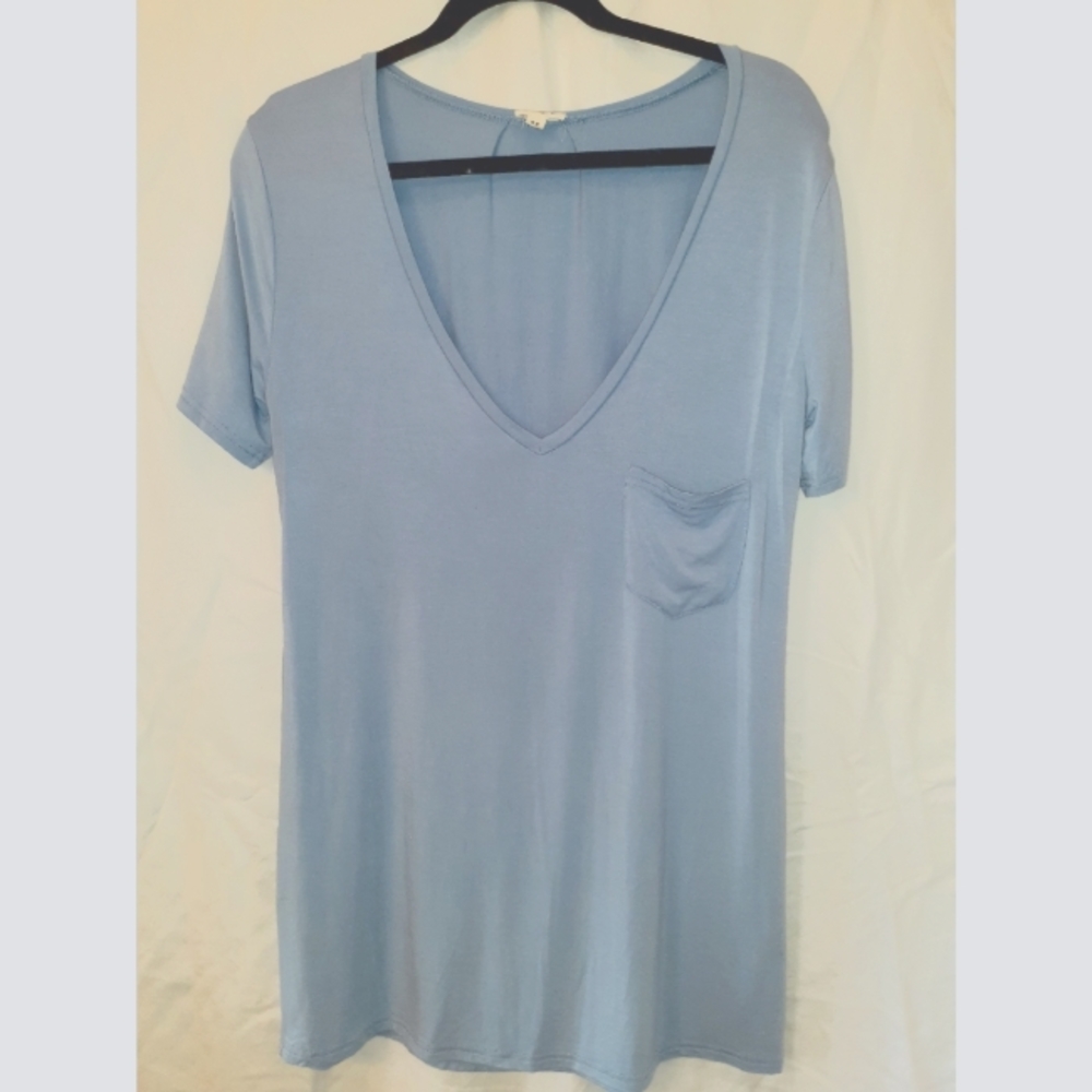 POL V-neck t-shirt